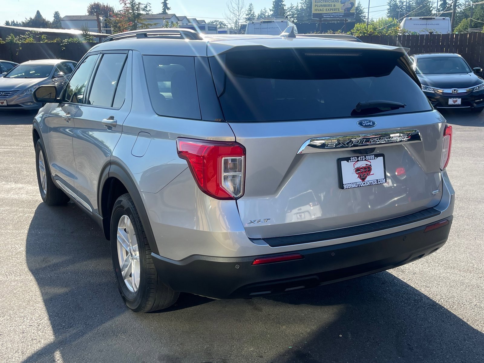 Used 2020 Ford Explorer XLT image 5