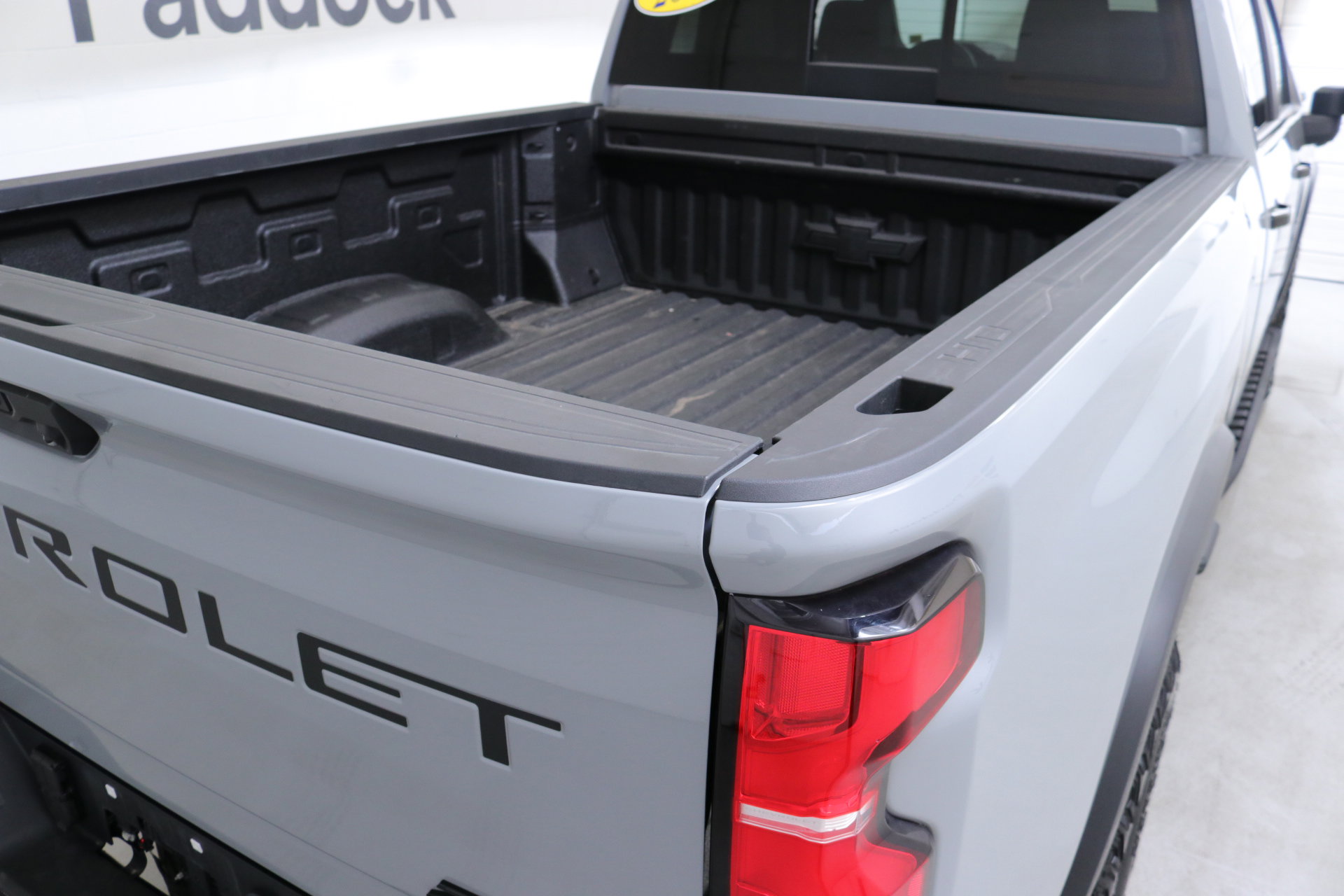 Used 2025 Chevrolet Silverado 2500 ZR2 w/ Technology Package image 8