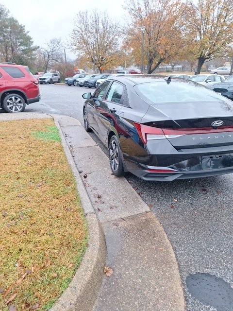 Used 2023 Hyundai Elantra SEL w/ Convenience Package image 6