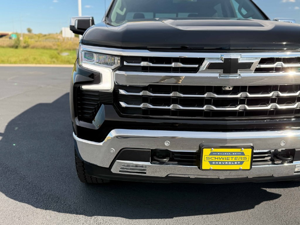 Used 2025 Chevrolet Silverado 1500 LTZ w/ LTZ Premium Package AWD/4WD image 4