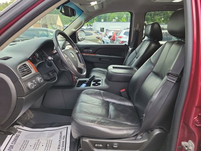 Used 2011 Chevrolet Suburban LT w/ Luxury Package image 13