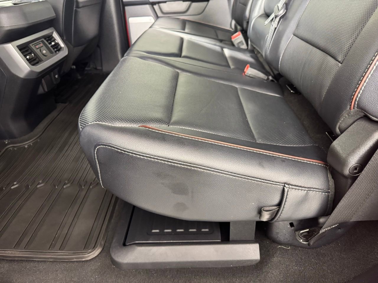 Used 2024 Ford F250 Lariat w/ Lariat Ultimate Package image 24