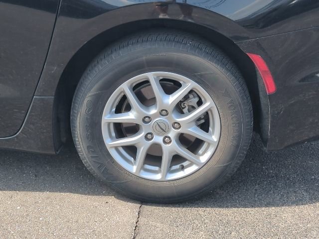 Used 2024 Chrysler Pacifica Touring-L FWD image 32