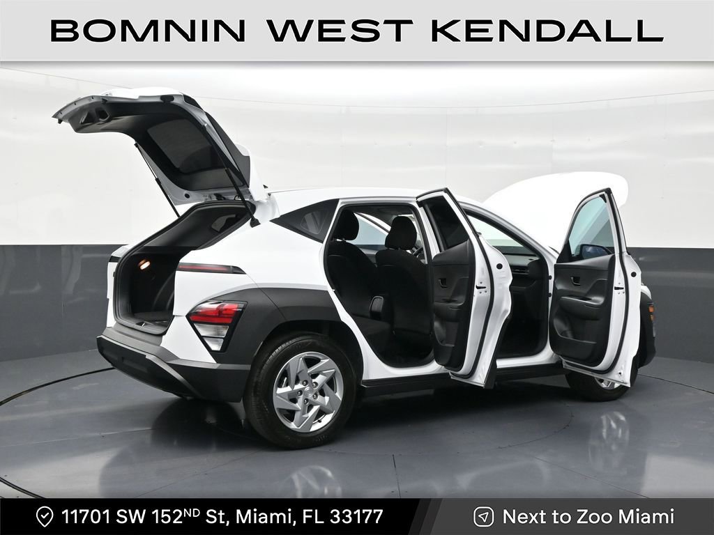 Used 2024 Hyundai Kona SE image 29