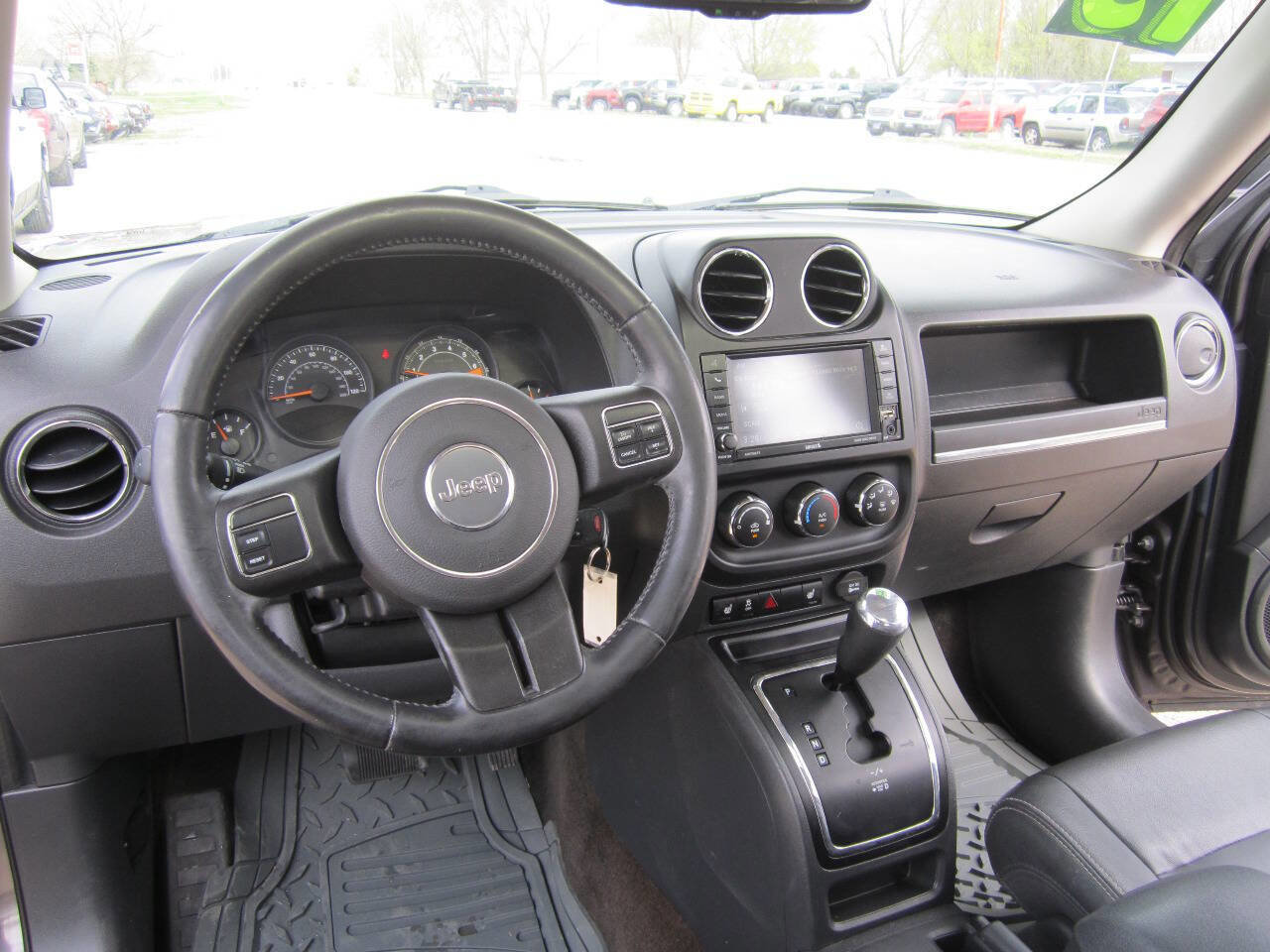 Used 2015 Jeep Patriot High Altitude image 11