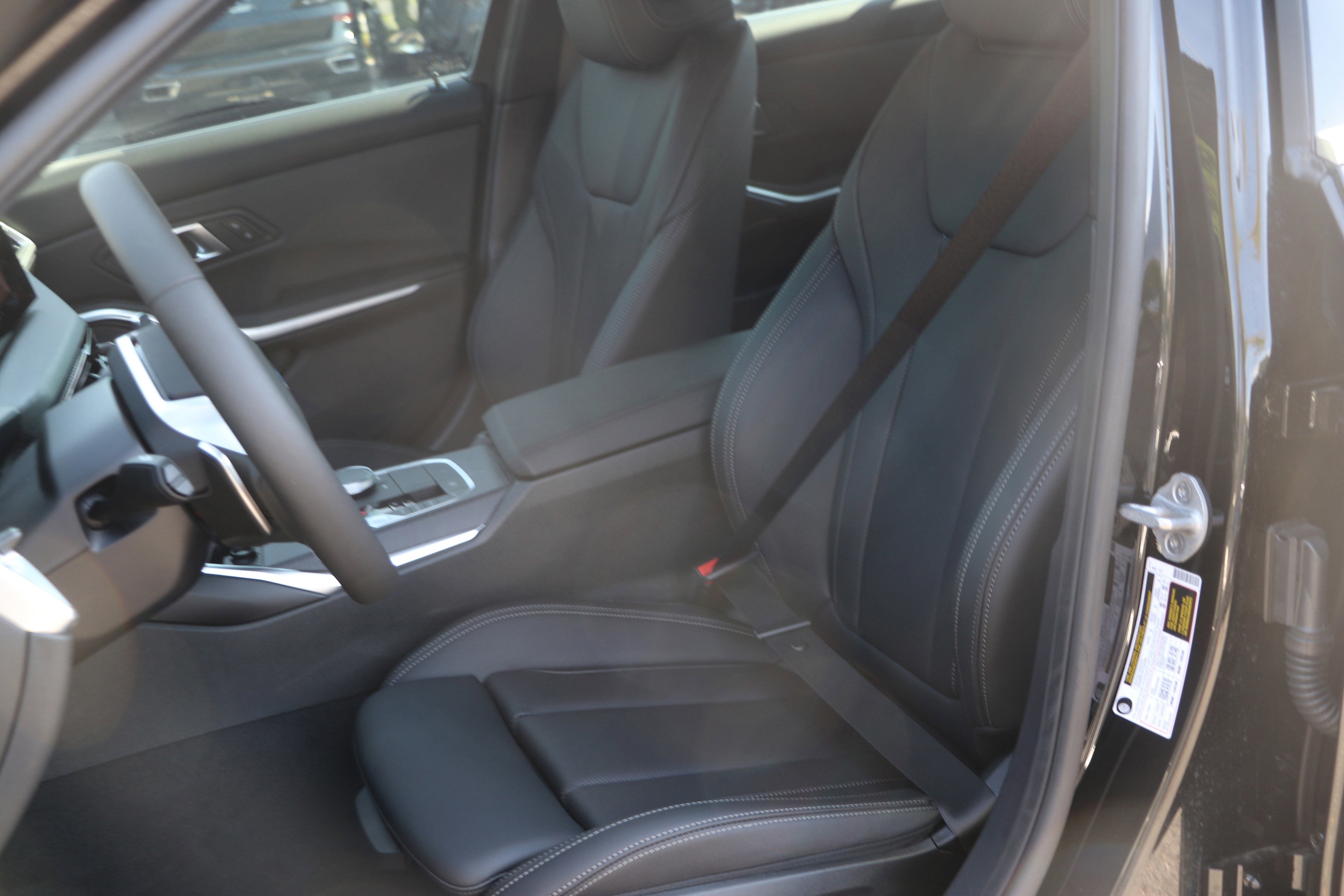 Certified 2025 BMW 330i Sedan w/ Premium Package RWD image 16