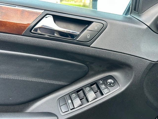 Used 2010 Mercedes-Benz ML 350 BlueTEC 4MATIC image 21