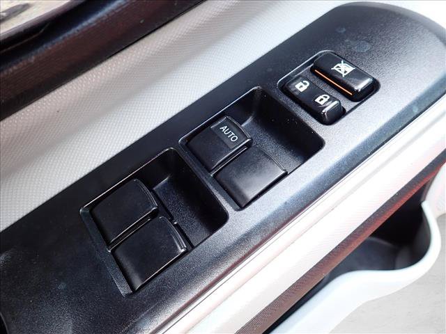 Used 2014 Toyota Prius C Three FWD image 7