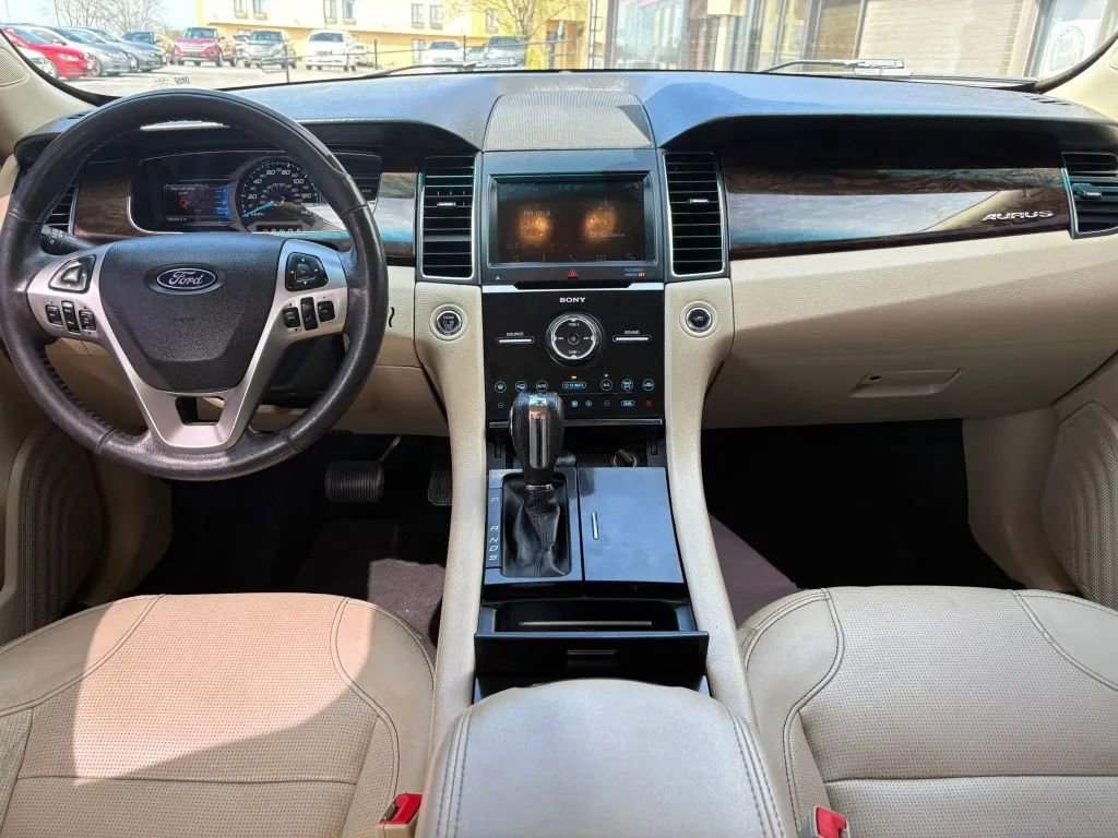 Used 2017 Ford Taurus Limited FWD image 11