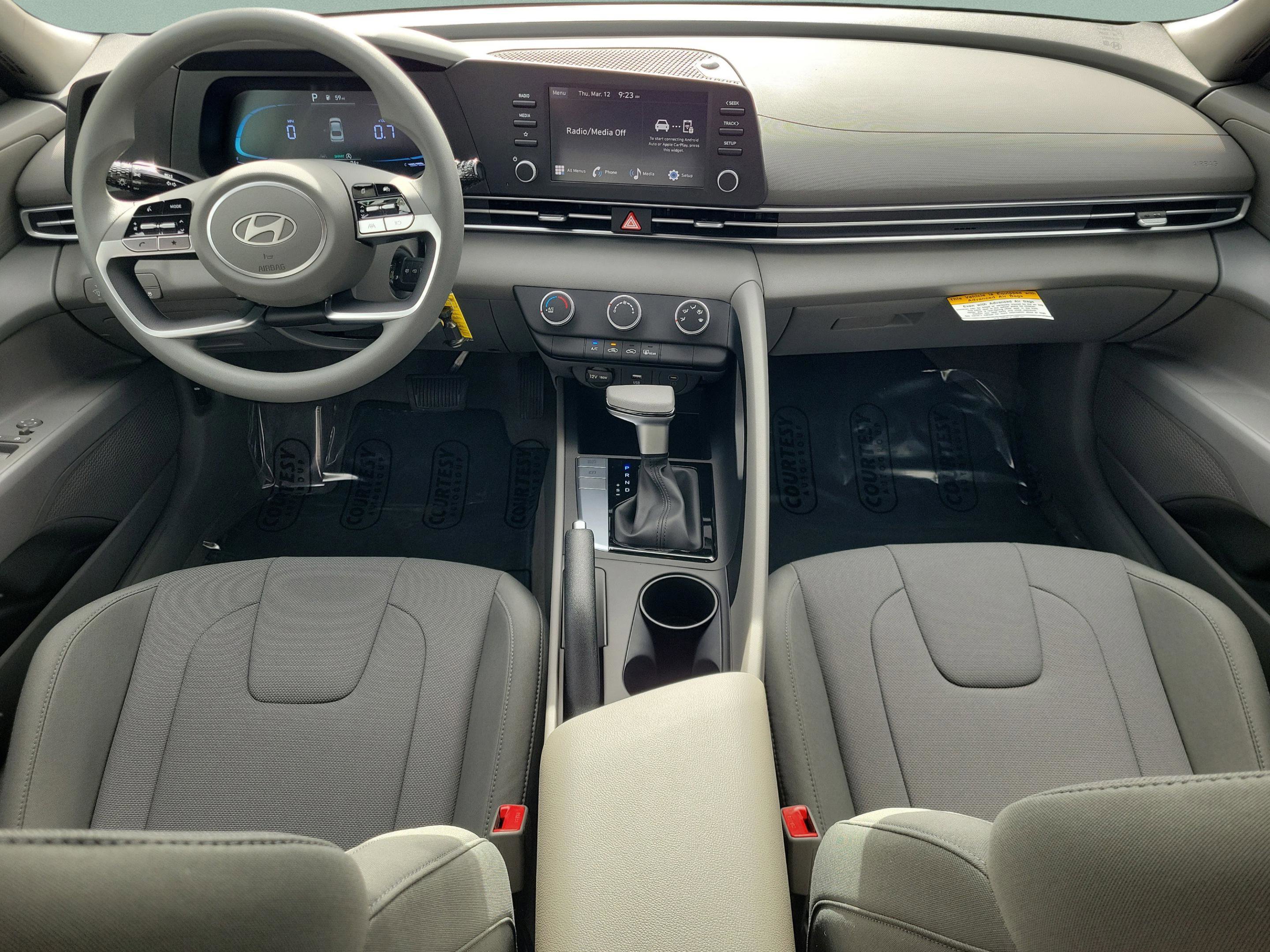 New 2026 Hyundai Elantra SE FWD image 12