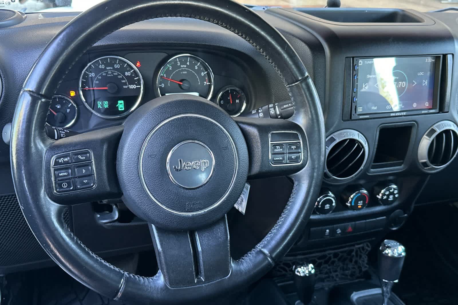 Used 2016 Jeep Wrangler Sport w/ Connectivity Group AWD/4WD image 14