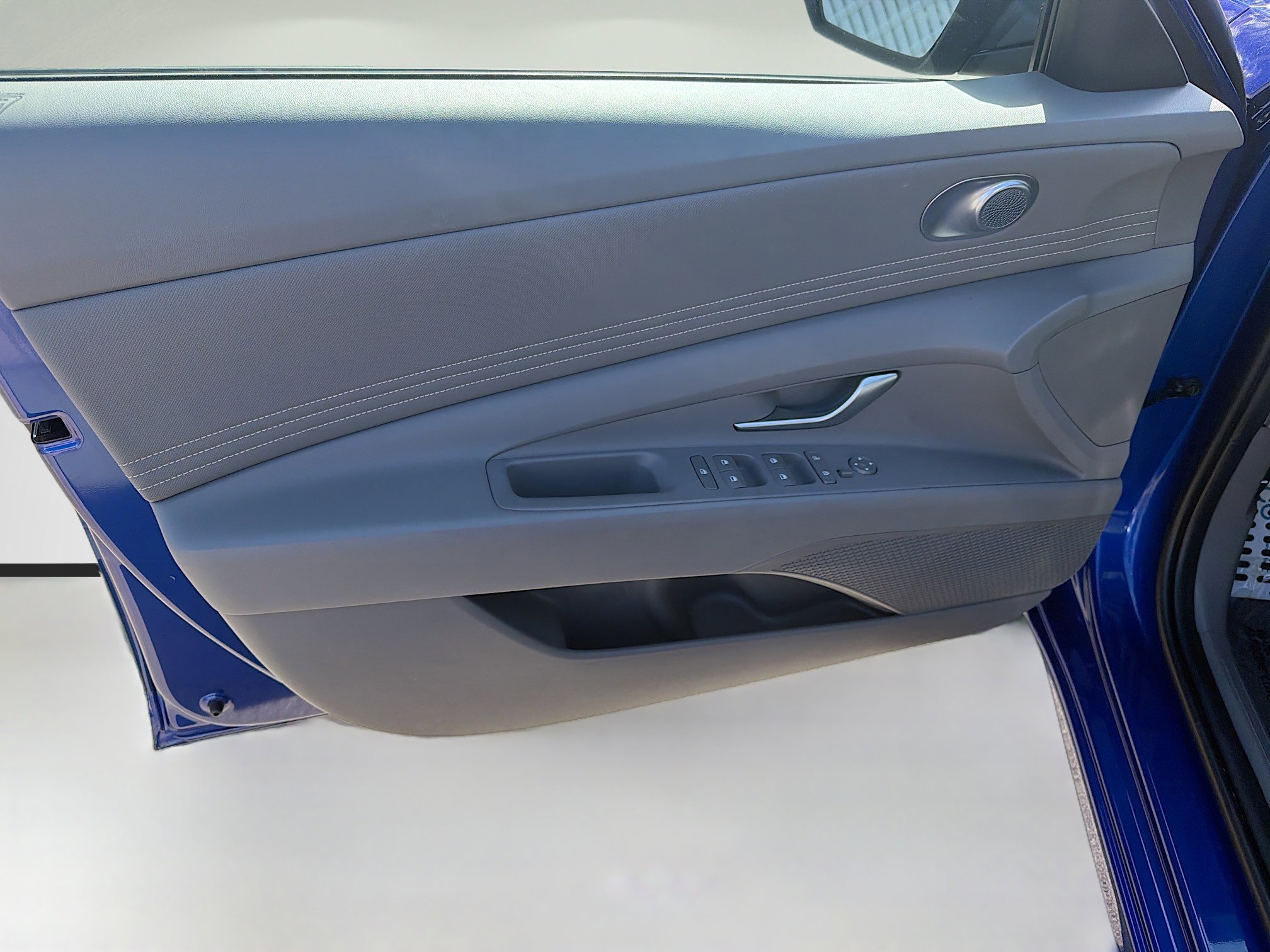 Used 2025 Hyundai Elantra Sport FWD image 17