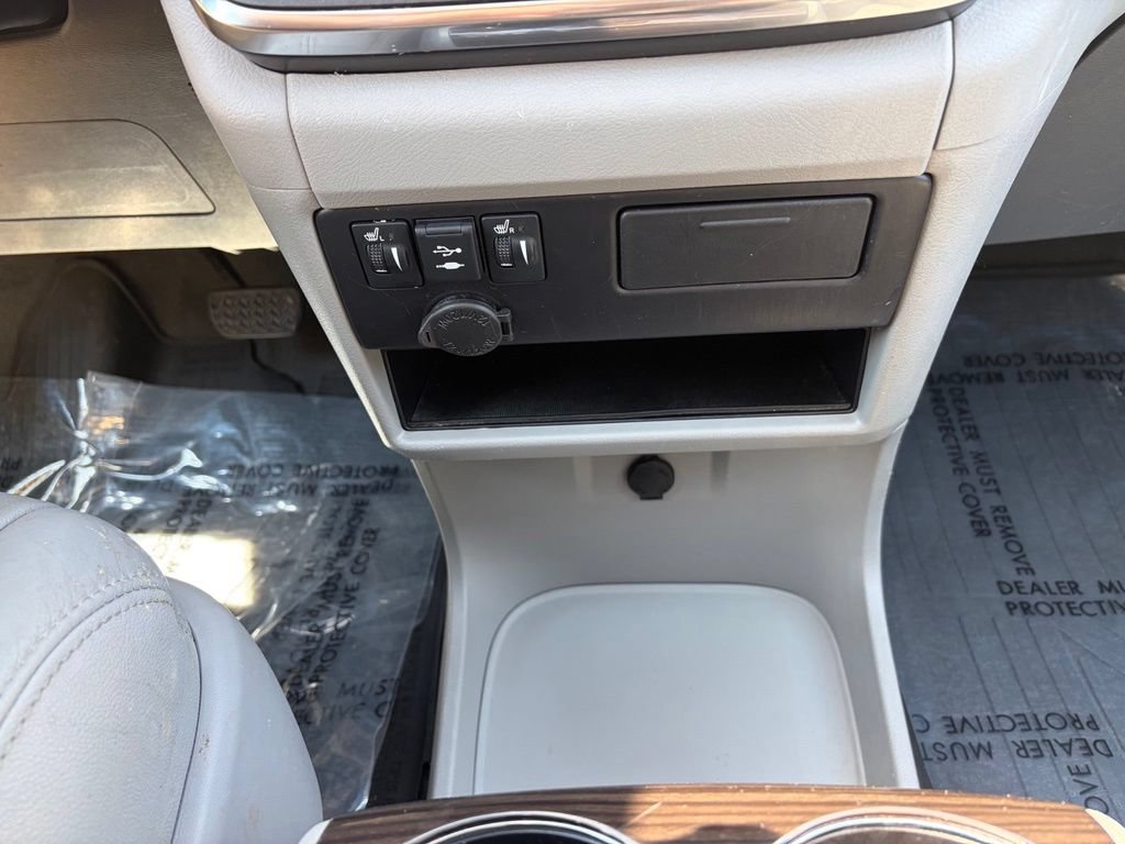 Used 2018 Toyota Sienna XLE w/ Carpet Mat Package FWD image 42