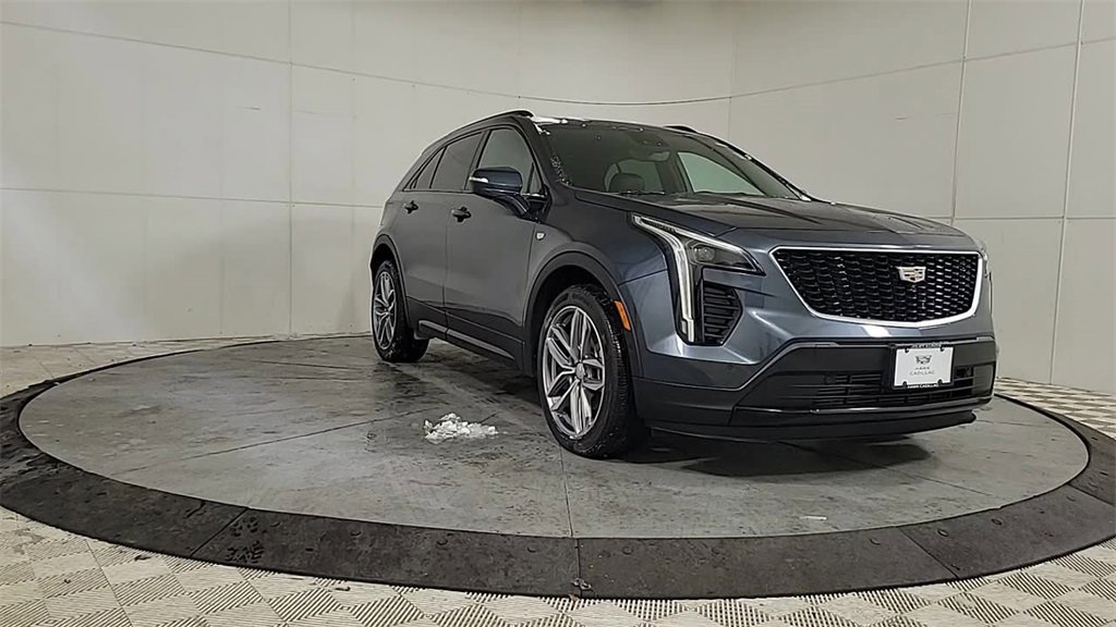 Used 2019 Cadillac XT4 Sport image 2
