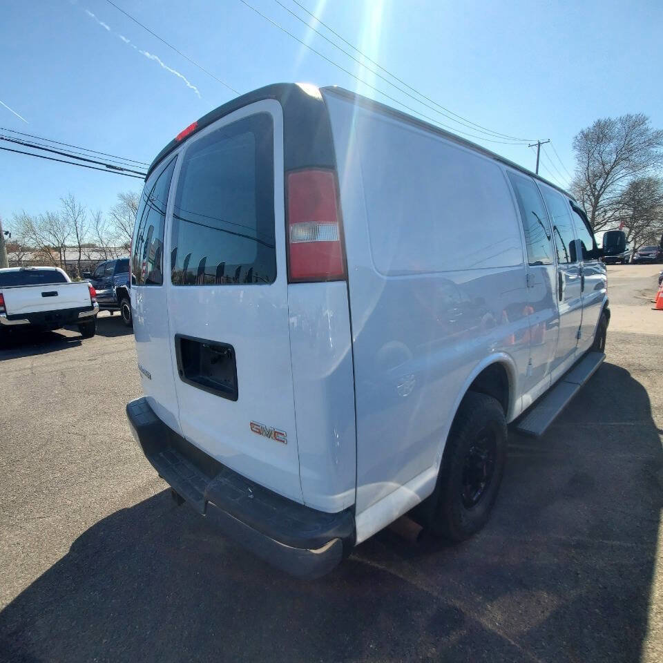 Used 2015 GMC Savana 2500 image 5