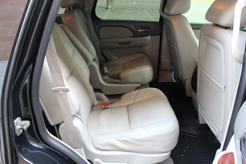 Used 2010 Chevrolet Tahoe LTZ AWD/4WD image 16