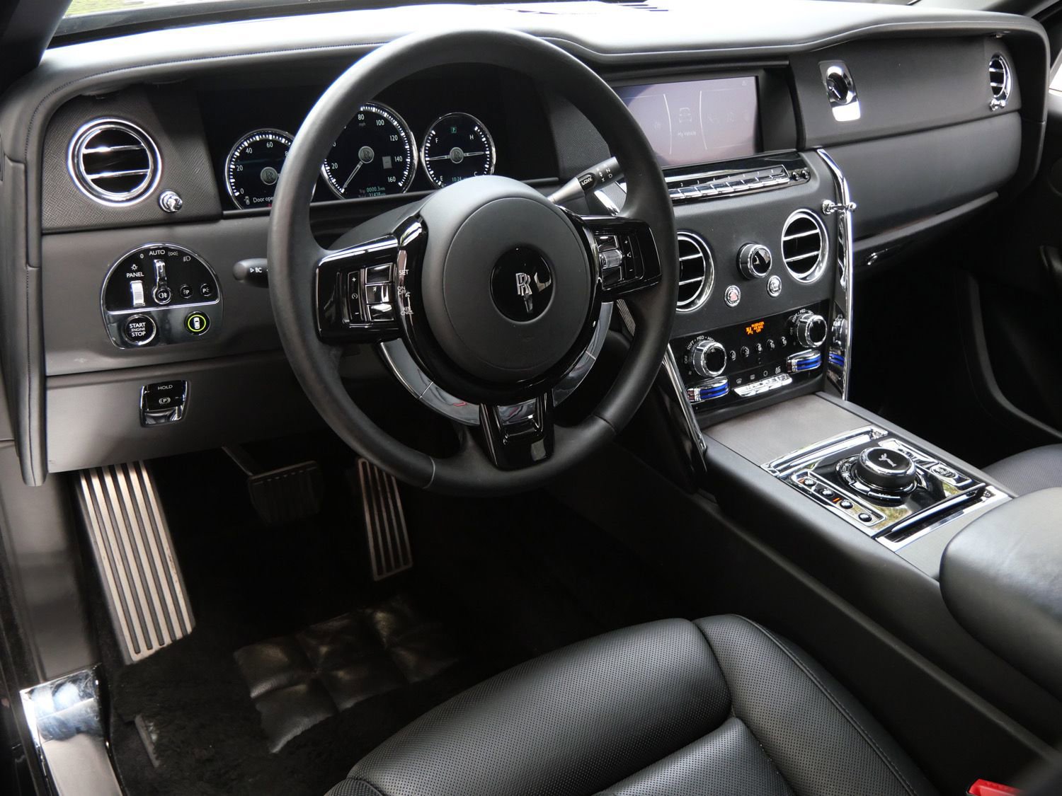 Used 2021 Rolls-Royce Cullinan image 17