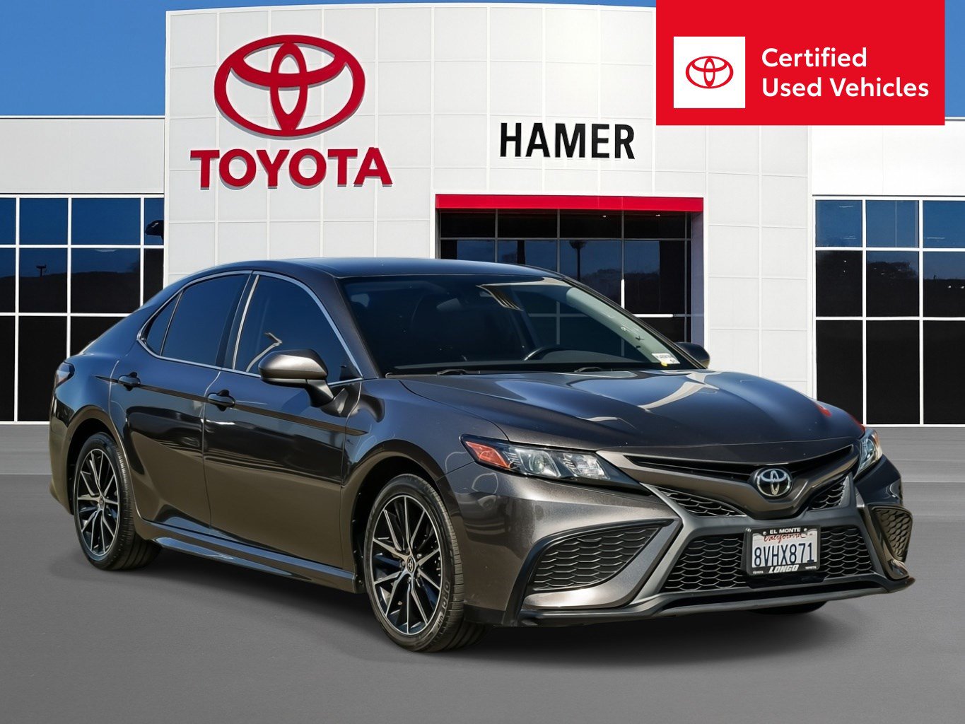 Used 2021 Toyota Camry SE w/ Carpet Mat Package (TMS)