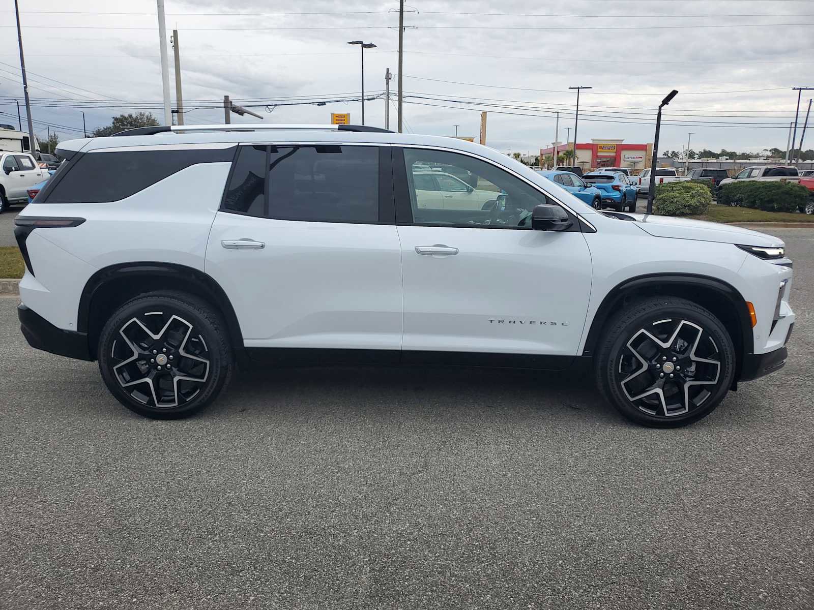 New 2026 Chevrolet Traverse High Country w/ LPO, Floor Liner Package image 7