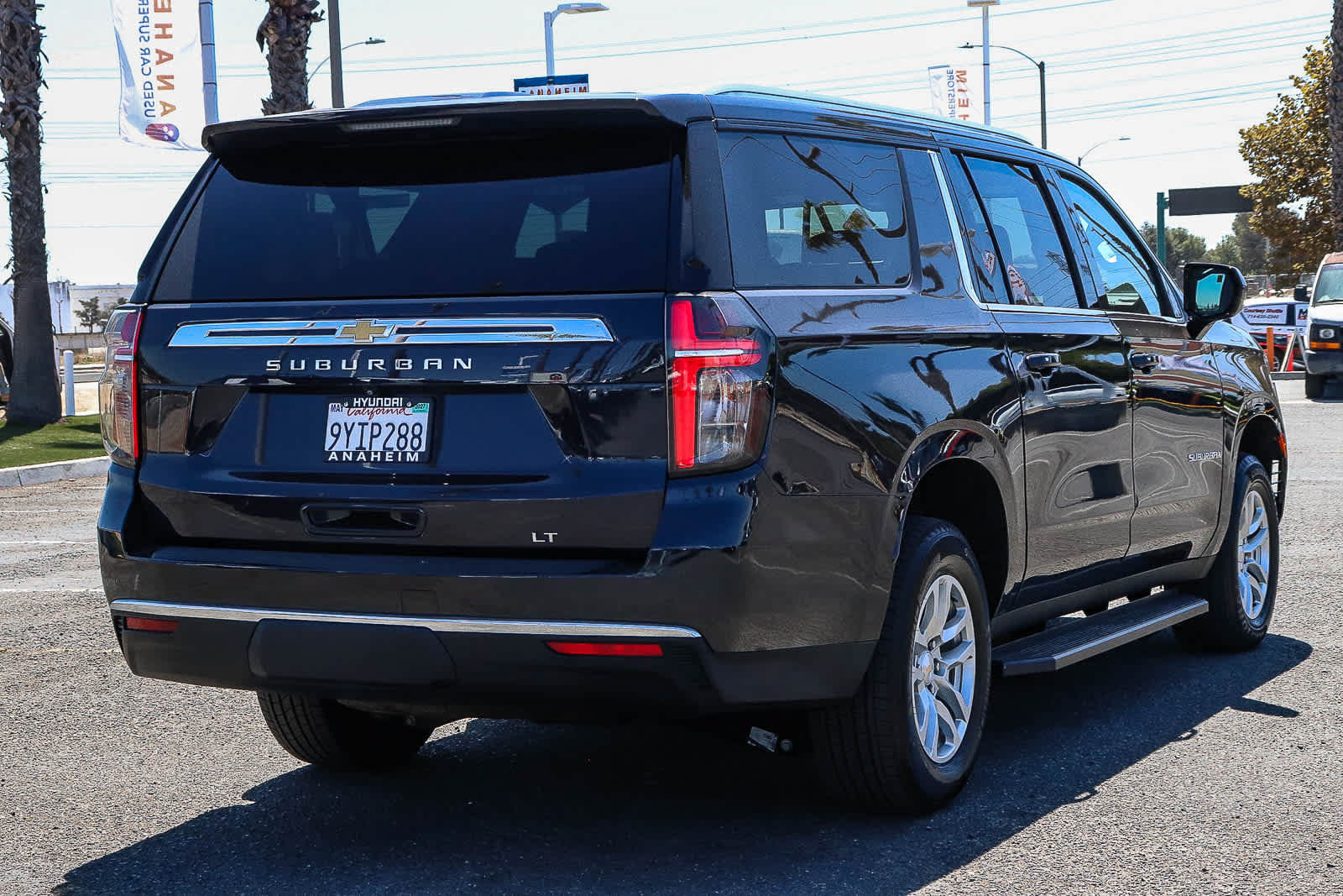 Used 2024 Chevrolet Suburban LT AWD/4WD image 7