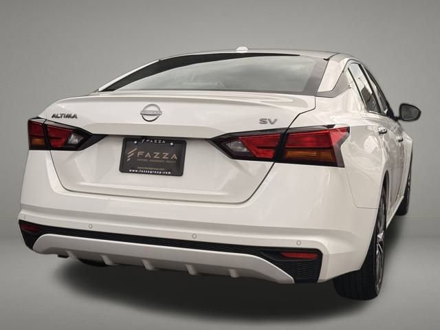 Used 2024 Nissan Altima 2.5 SV image 5