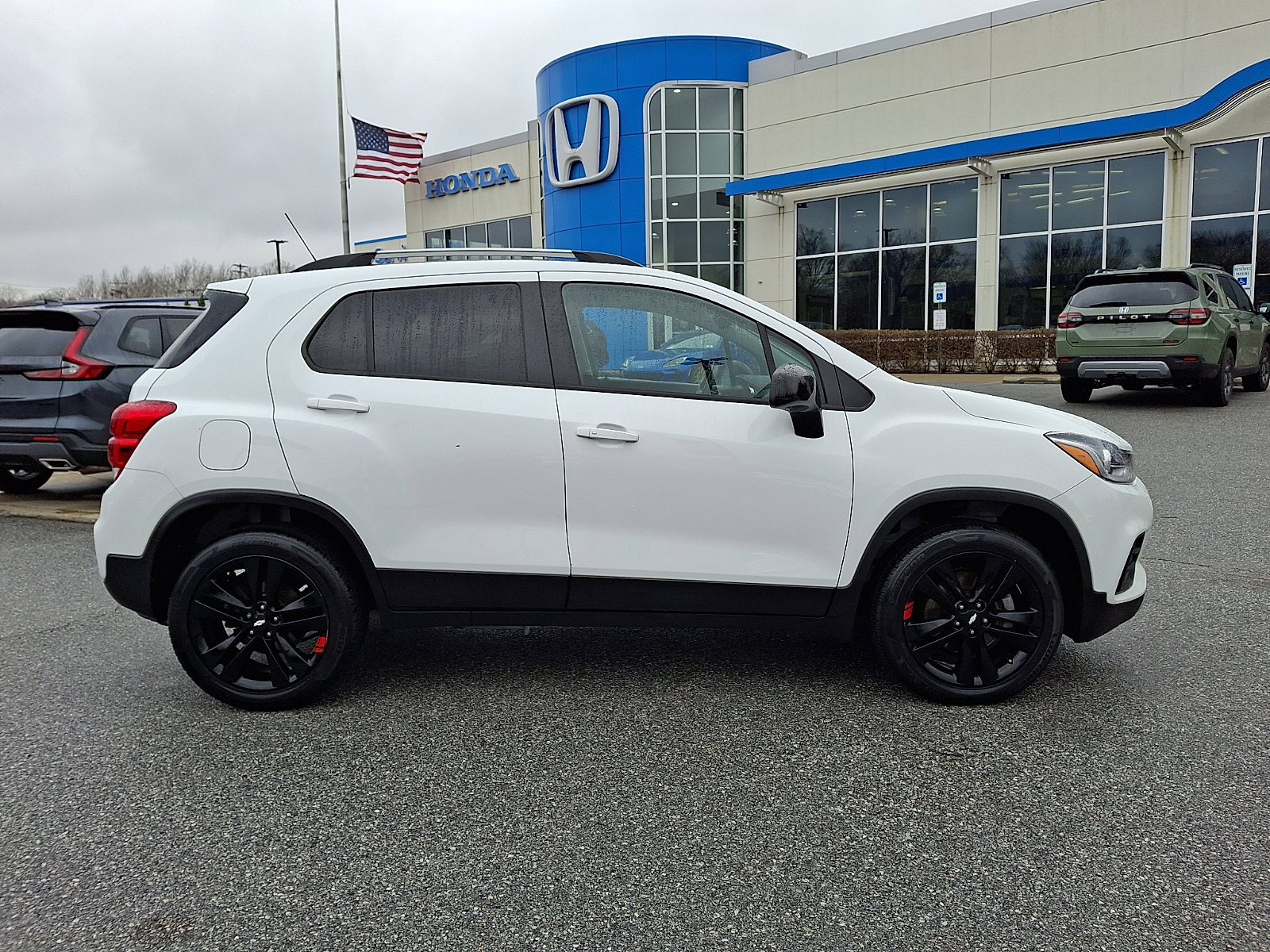 Used 2021 Chevrolet Trax LT w/ Redline Edition image 7