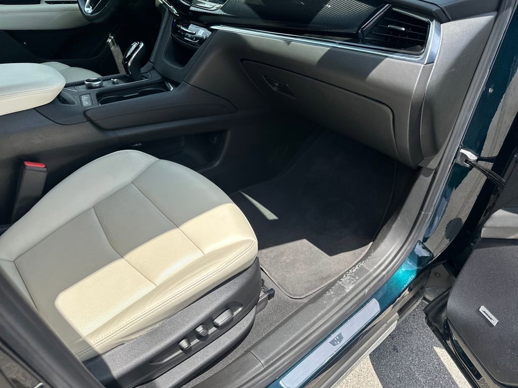Used 2025 Cadillac XT6 Sport w/ Technology Package AWD/4WD image 36