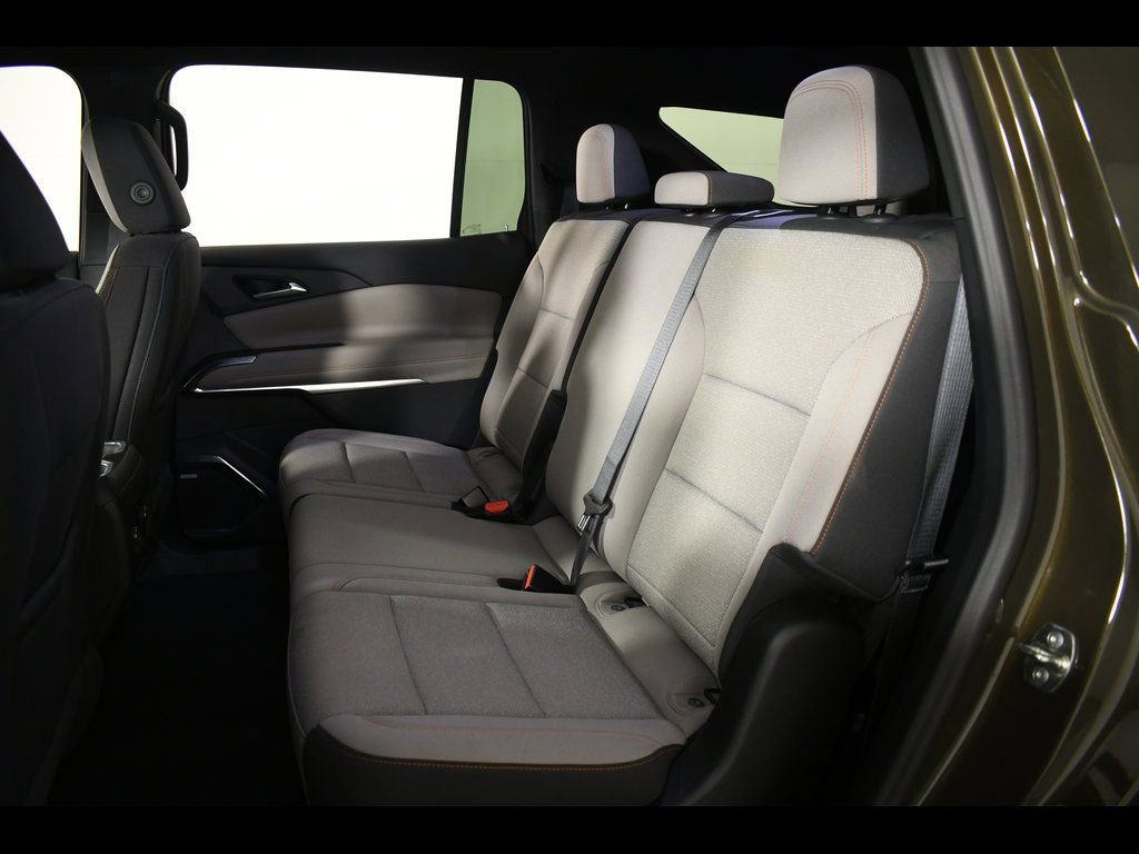 Used 2024 Chevrolet Traverse LT w/ Enhanced Driving Package FWD image 30