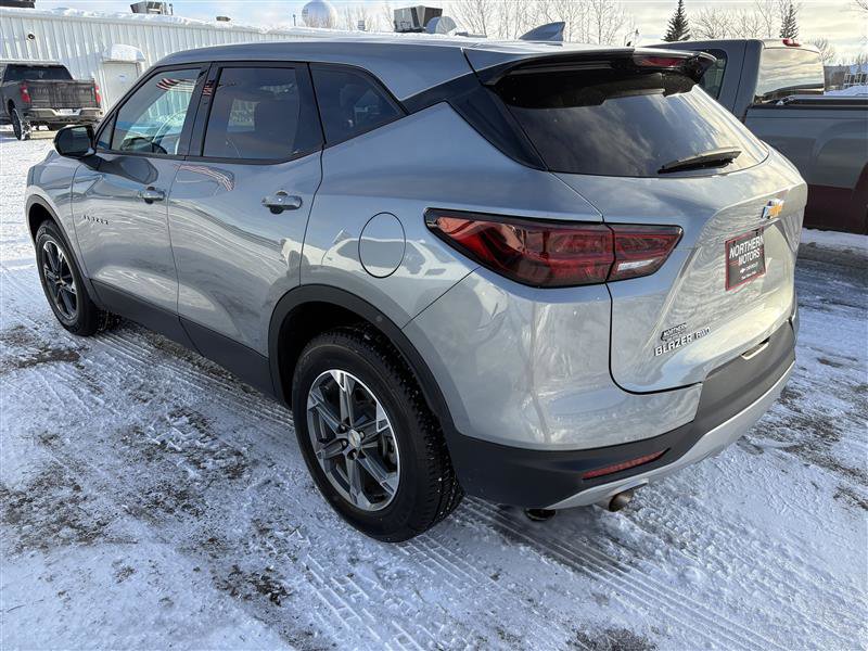 Used 2025 Chevrolet Blazer LT image 4