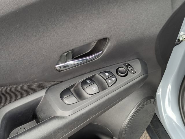 Used 2023 Nissan Kicks SV w/ Interior Electronics Package FWD image 11