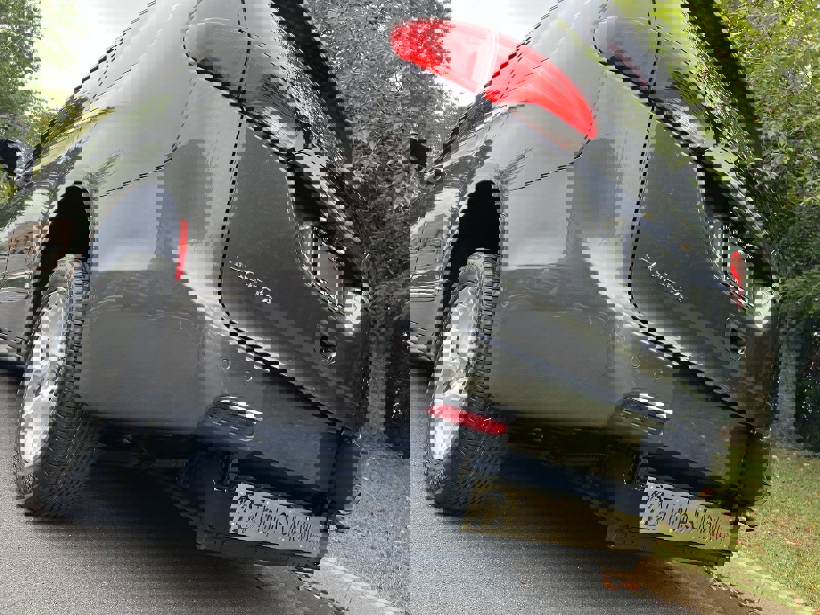 Used 2017 Chrysler Pacifica Touring-L w/ Tire & Wheel Group image 79