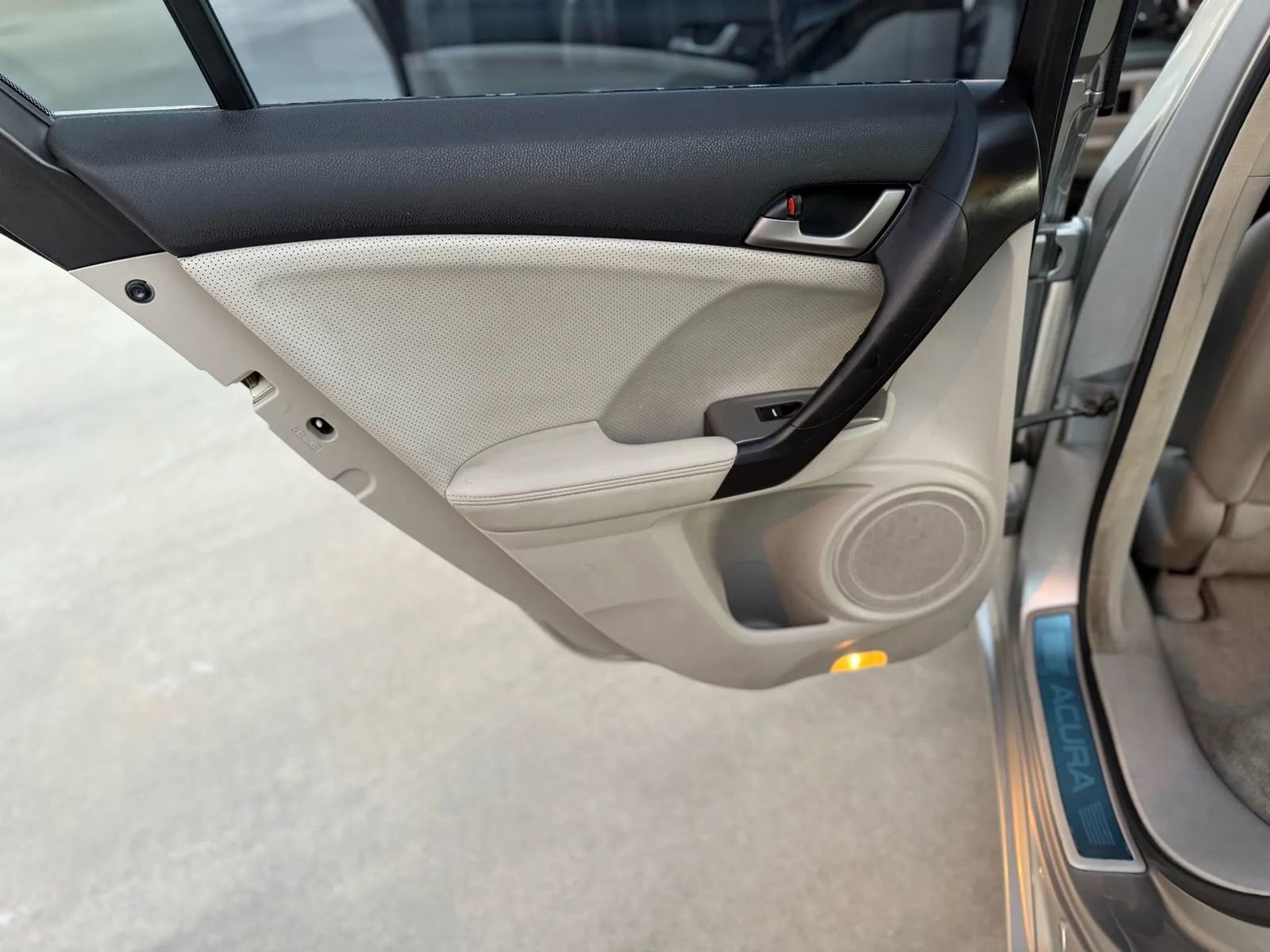 Used 2010 Acura TSX Sedan image 32