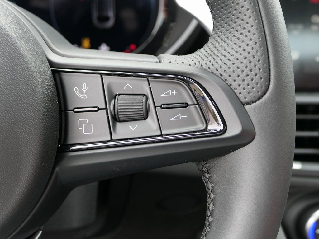New 2025 Alfa Romeo Giulia AWD image 17