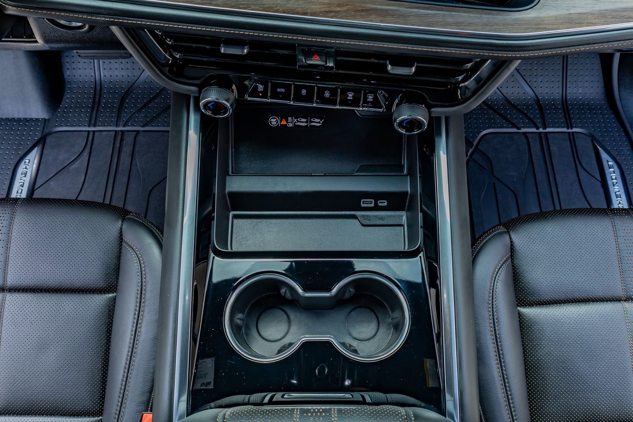 Used 2026 Chevrolet Suburban High Country AWD/4WD image 28