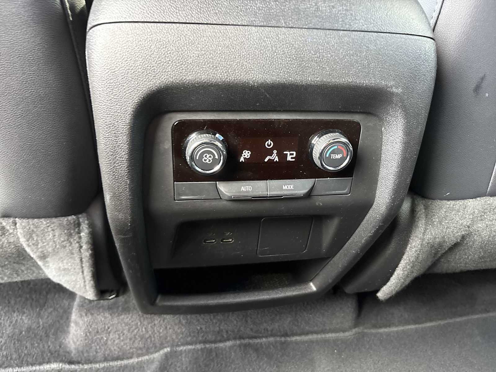 Used 2025 Chevrolet Traverse LT AWD/4WD image 20