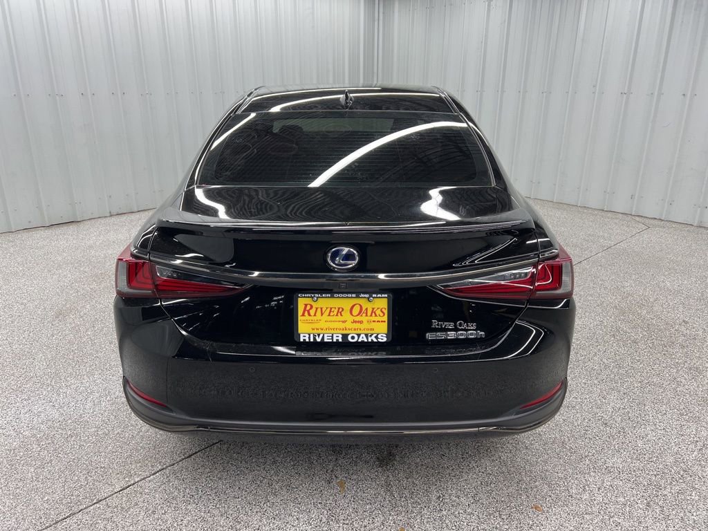 Used 2022 Lexus ES 300h F Sport w/ Accessory Package 2 FWD image 5