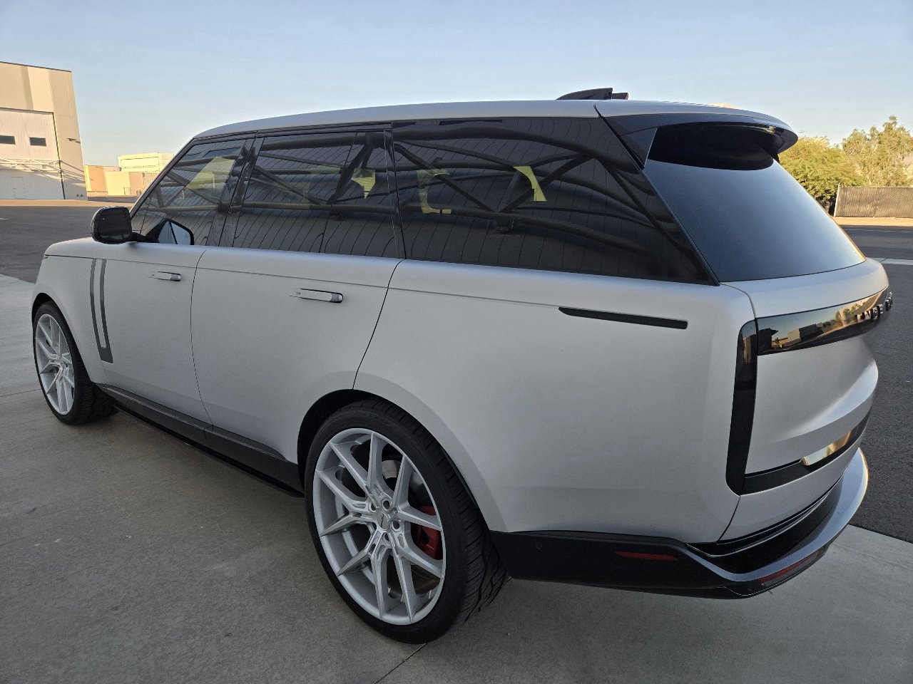 Used 2023 Land Rover Range Rover SE image 18