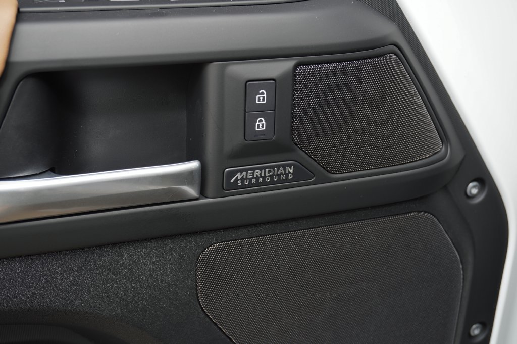 New 2026 Land Rover Defender 110 X-Dynamic SE AWD/4WD image 10