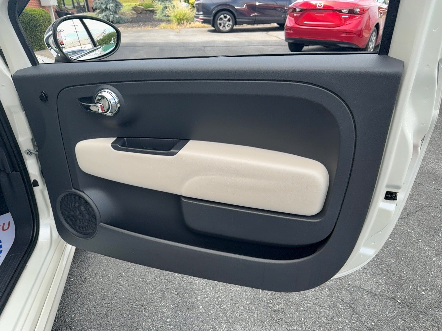 Used 2018 FIAT 500 Lounge FWD image 22