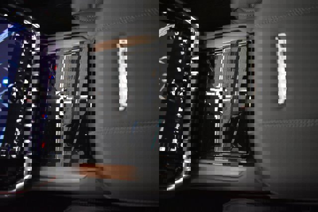 Used 2025 GMC Yukon Denali w/ Denali Reserve Package image 32