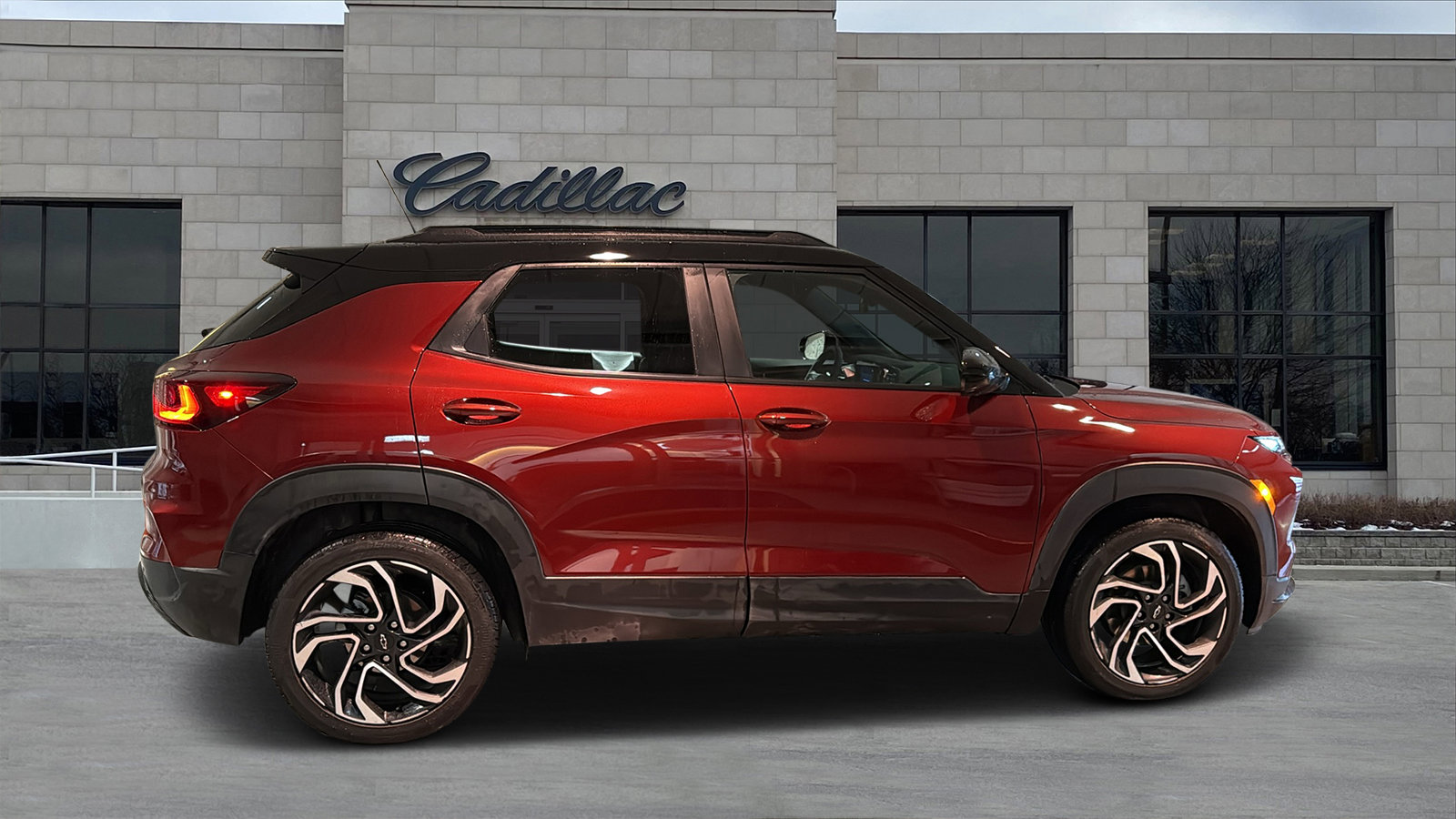 Used 2025 Chevrolet TrailBlazer RS w/ Convenience Package image 2