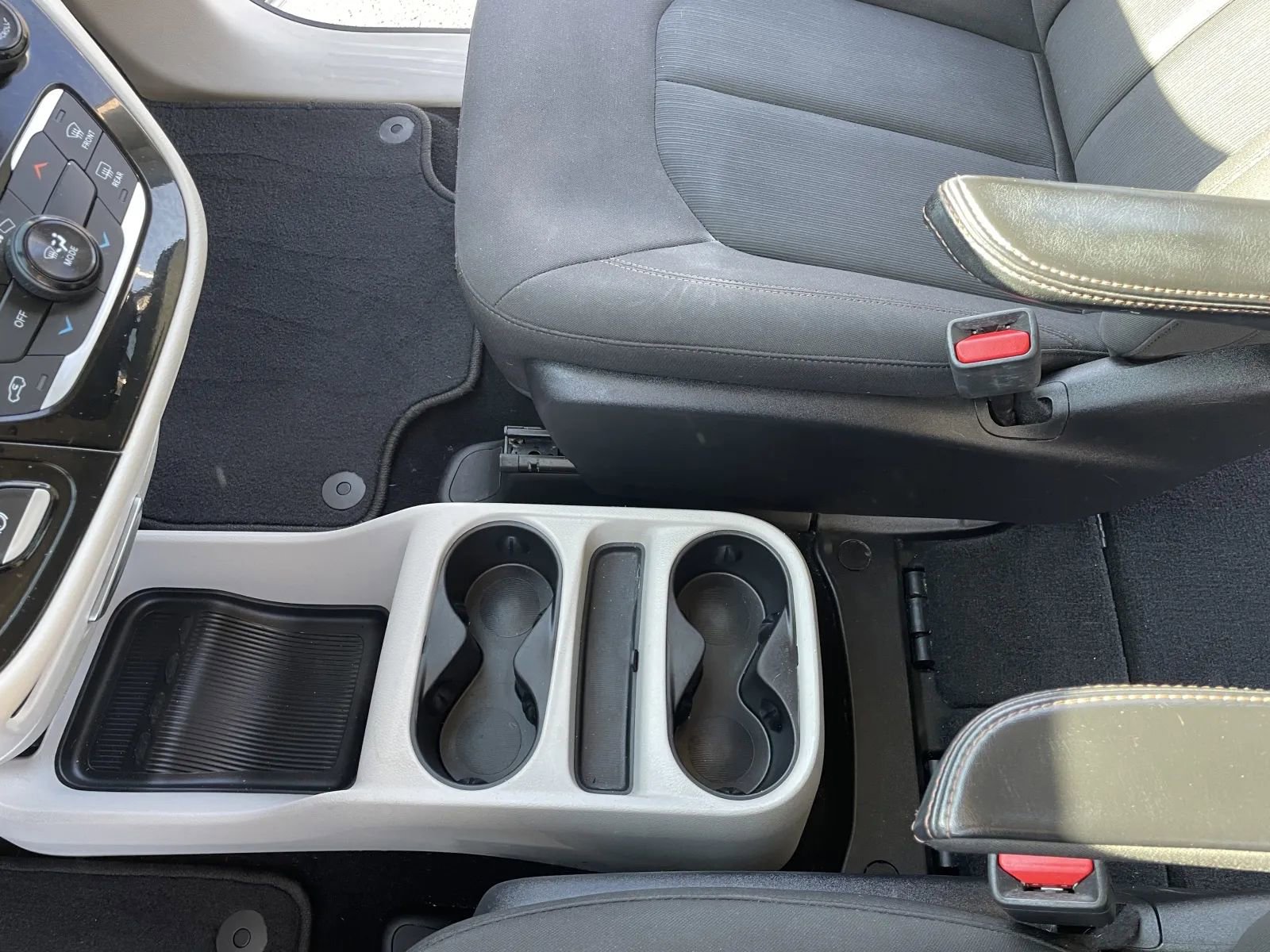 Used 2019 Chrysler Pacifica LX image 31