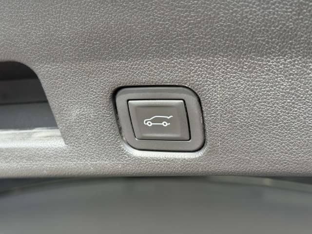 Used 2024 Chevrolet Traverse LT AWD/4WD image 11