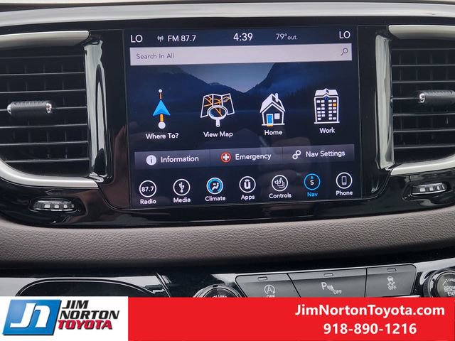 Used 2018 Chrysler Pacifica Touring-L image 17