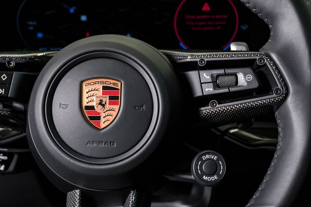 Certified 2025 Porsche Cayenne GTS AWD/4WD image 19