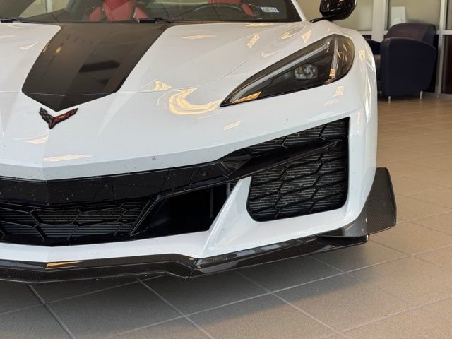 Used 2024 Chevrolet Corvette Z06 w/ Z07 Performance Package RWD image 11