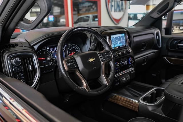Used 2022 Chevrolet Silverado 3500 High Country w/ Technology Package AWD/4WD image 16