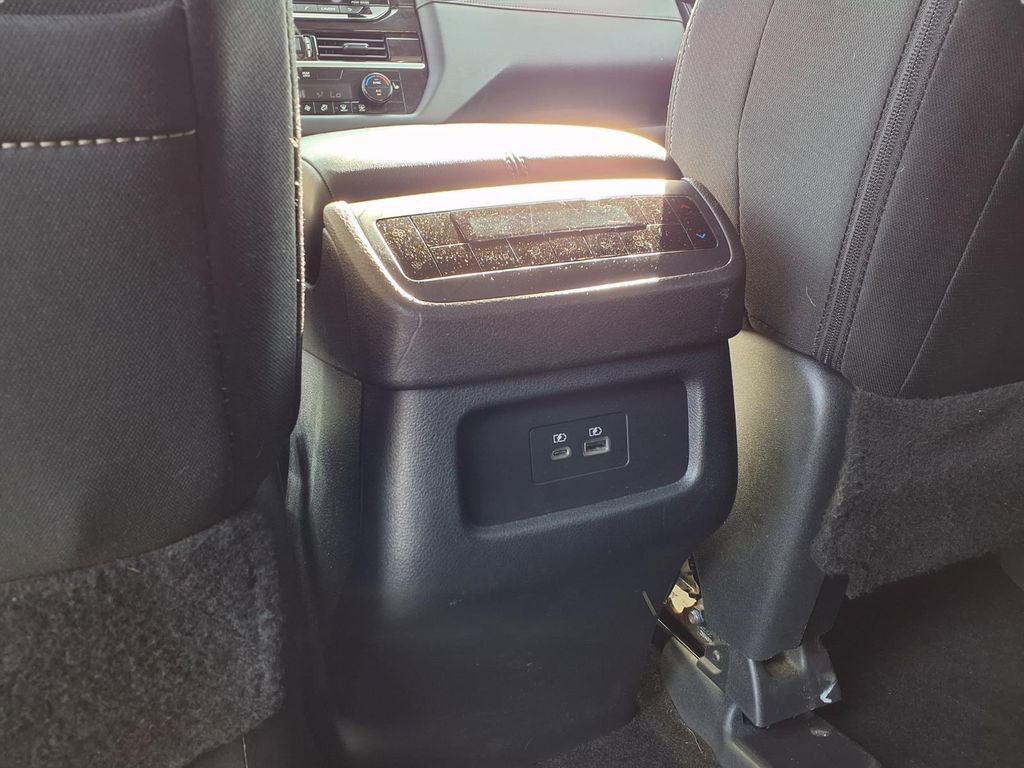 Used 2025 Nissan Pathfinder SV image 24