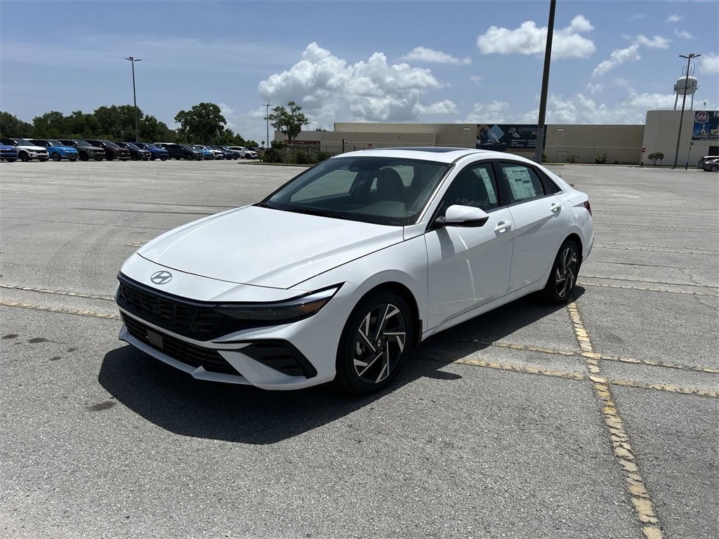 New 2025 Hyundai Elantra Limited image 14