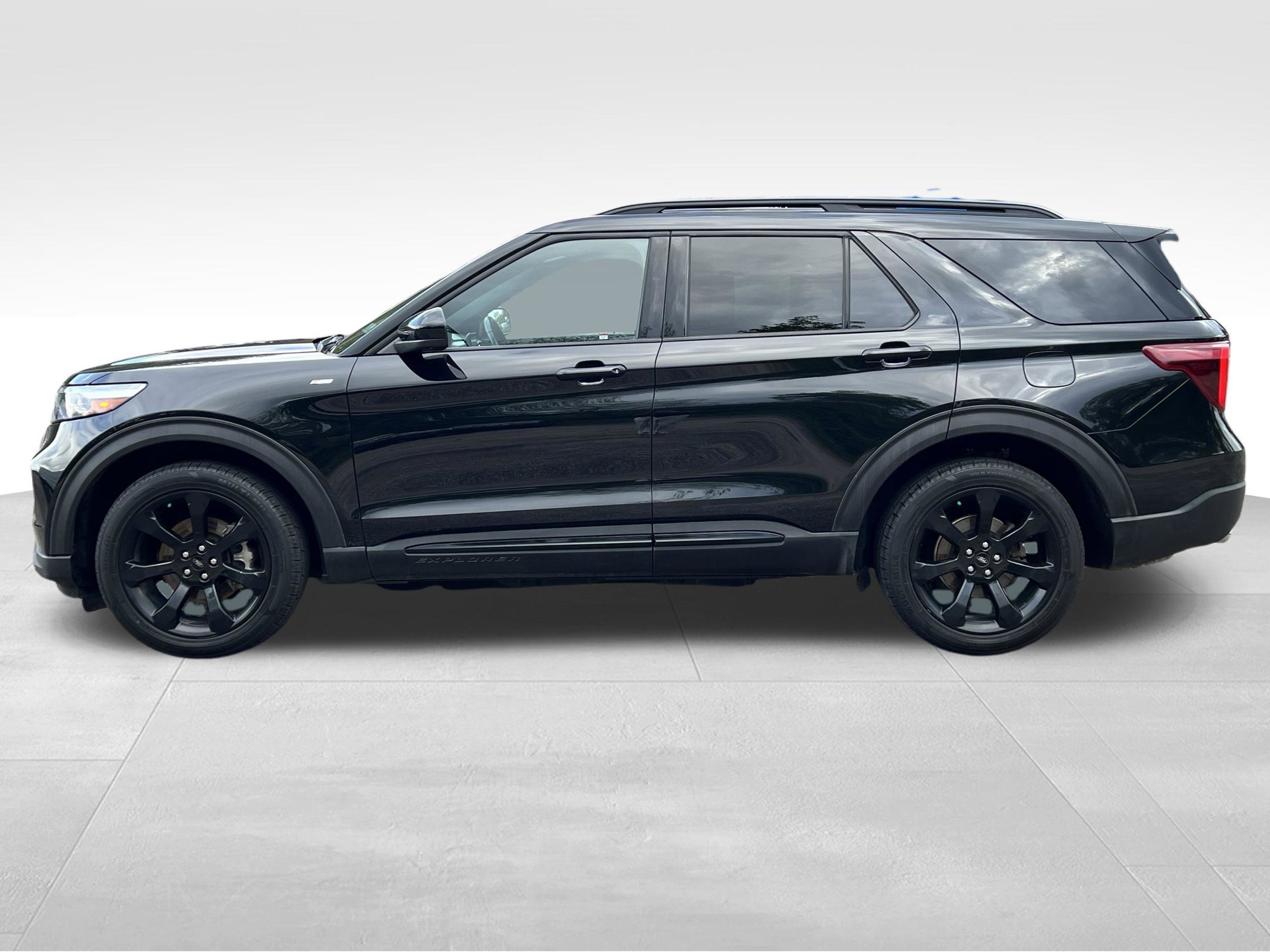 Used 2023 Ford Explorer ST-Line AWD/4WD image 10